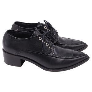 Chanel Lace-Up Pointed-Toe Oxford Shoes in Black Leather